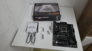 MSI MAG X670E TOMAHAWK WIFI AM5 DDR5 6600M(OUTLET)