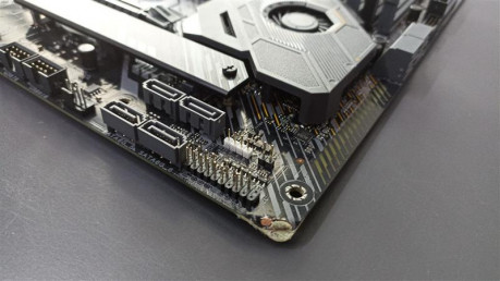 ASUS TUF GAMING X570-PLUS WI-FI DDR4  M.2 (OUTLET)