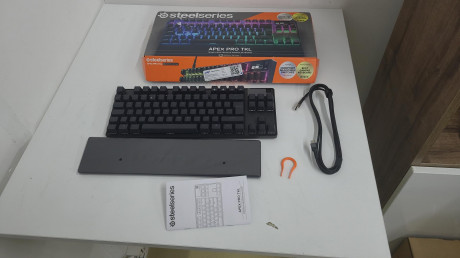 SteelSeries Apex Pro SSK64857 TKL İng Q (2023) UK RGB Mekanik Kablolu Gaming (Oyuncu) Klavye (OUTLET)