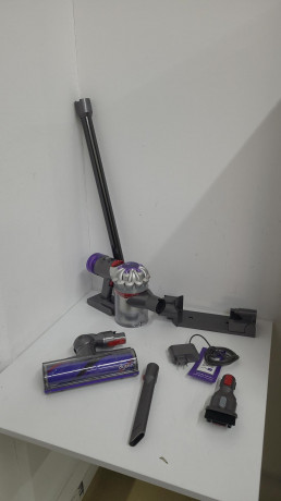 DYSON V8 ABSOLUTE DIKEY SUPURGE(OUTLET)