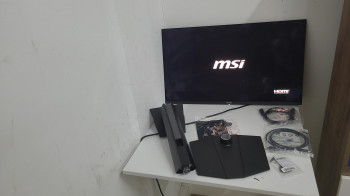 MSI MAG 321UPX QD-OLED 31.5