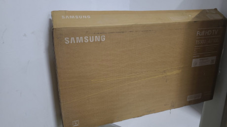 SAMSUNG UE-40T5300 40